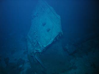 Unidentified wreckage on seabed